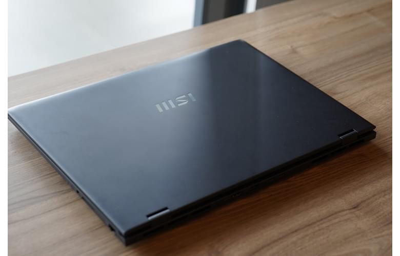 MSI Prestige 16 AI Evo